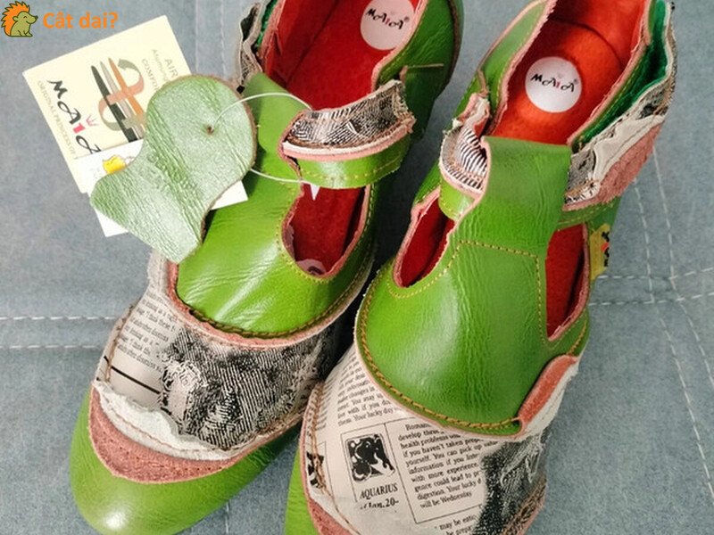 Pantofi originali din piele, verzi, cu imprimeu ziar - 3/4