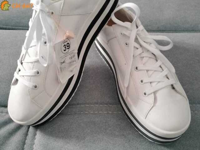Tenisi albi Pull&Bear, marimea 39