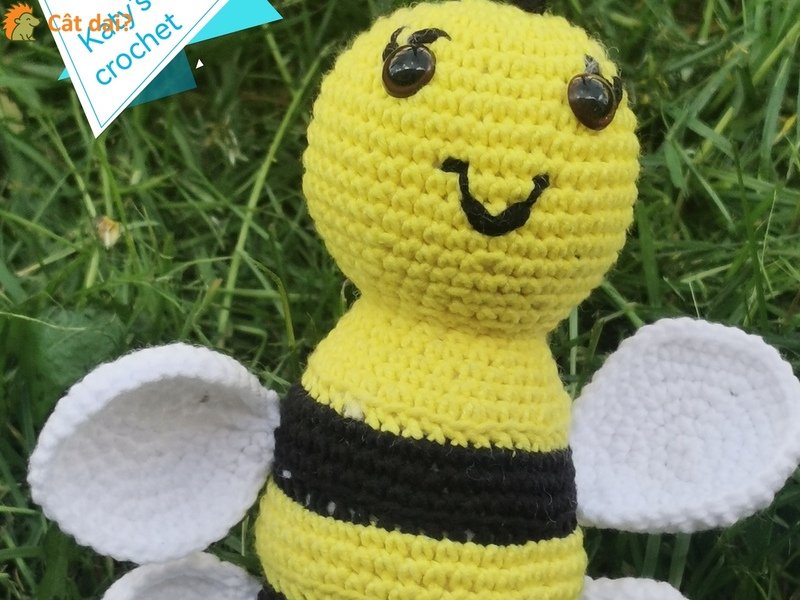 Albinuță croșetată manual