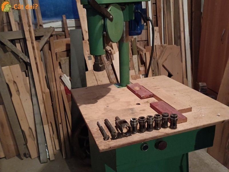 Masina de gaurit si frezat lemn, veche, functionala - 7/10