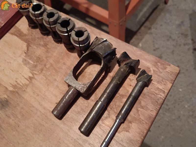 Masina de gaurit si frezat lemn, veche, functionala - 8/10